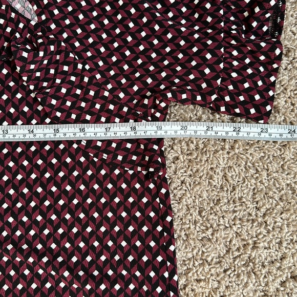 MICHAEL KORS Burgundy Flutter Sleeve Top Size Medium - Picture 10 of 11